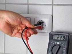 Как безопасно эксплуатировать домашнюю электропроводку с бытовыми приборами 