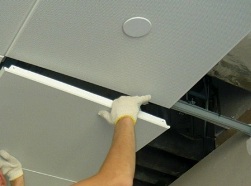 Техника безопасности при использовании подвесных потолков