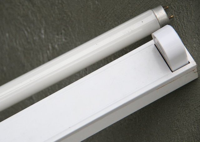 Основные неисправности светильников с люминесцентными лампами и их ремонт