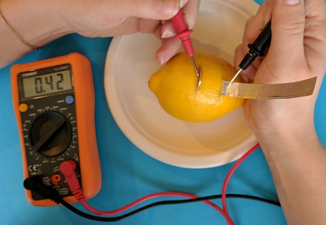 Электричество из лимона, апельсина, картофеля - как это возможно? 