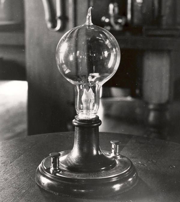 Лампа накаливания Томас Эдисона
