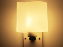 Как установить и подключить настенный светильник