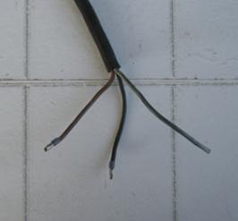 Опресованные наконечниками жилы кабеля