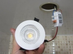 Особенности установки и подключения светодиодных светильников в натяжной потолок