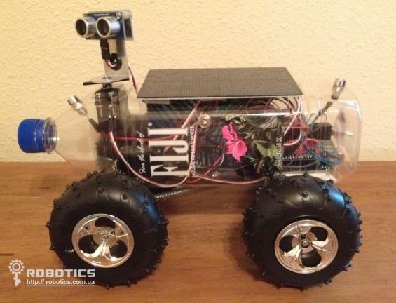 Робот fijibot с функцией самоподзарядки