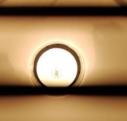 Фотоснимок освещенной лампы