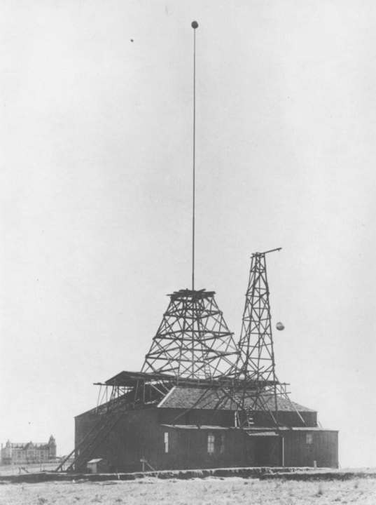 Башня в Колорадо-Спрингс, которую Тесла использовал в 1899 году для своего эксперимента
