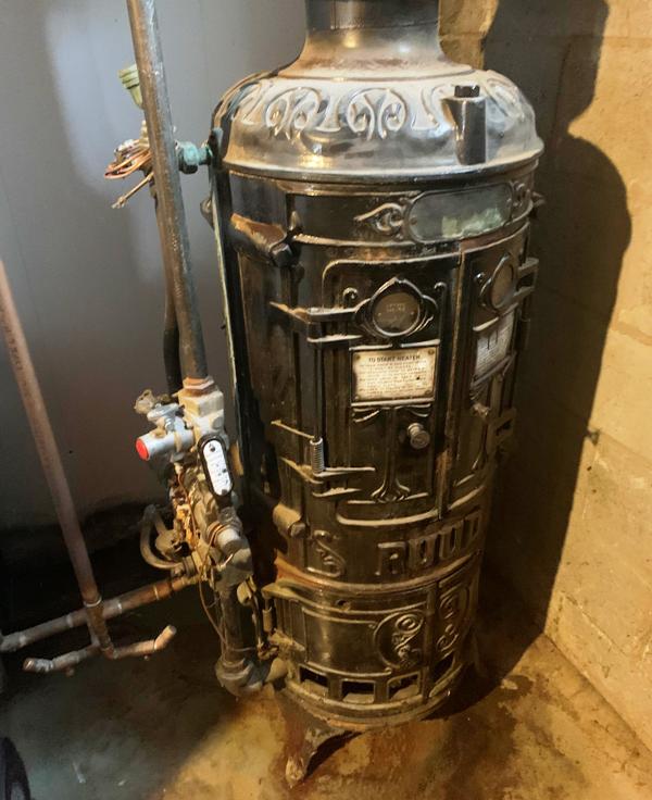 Электрический водонагреватель начала XX века